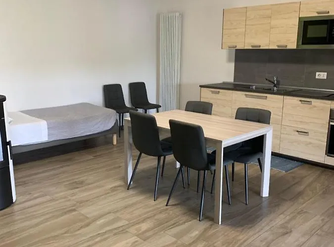 Caroline Willa Anzano Del Parco